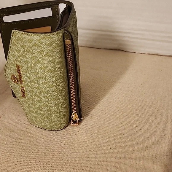 MICHAEL KORS Jet set charm medium envelope trifold bill fold wallet - Picture 5 of 6